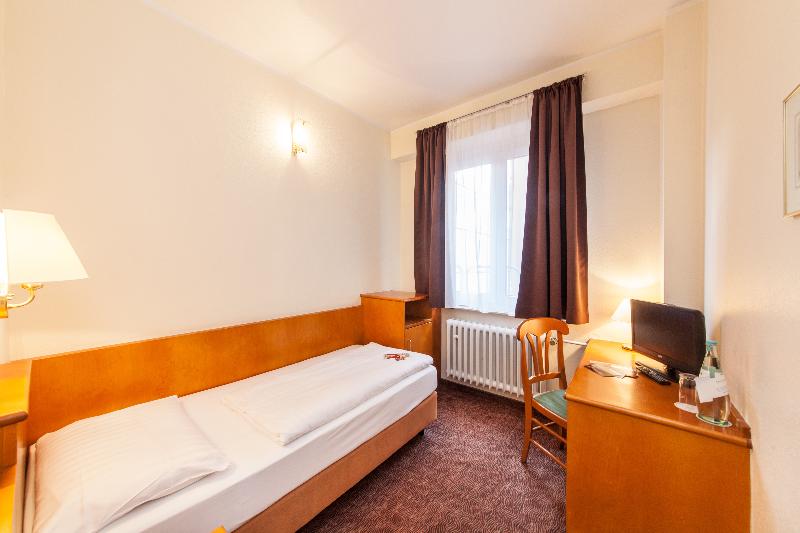 Hotel Ahl Meerkatzen - Oda