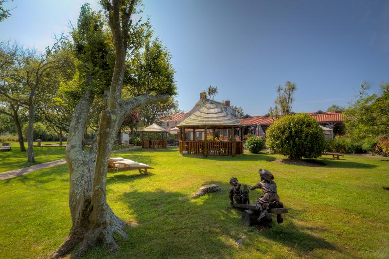 The Farmhouse - Genel