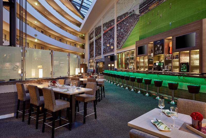 Curve Hotel BayArena - Bar
