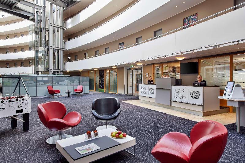Curve Hotel BayArena - Lobi