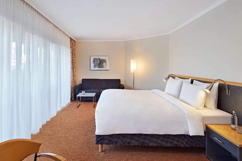 Curve Hotel BayArena - Oda