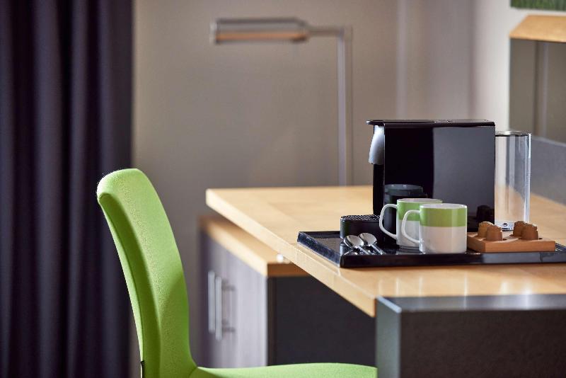 Curve Hotel BayArena - Oda