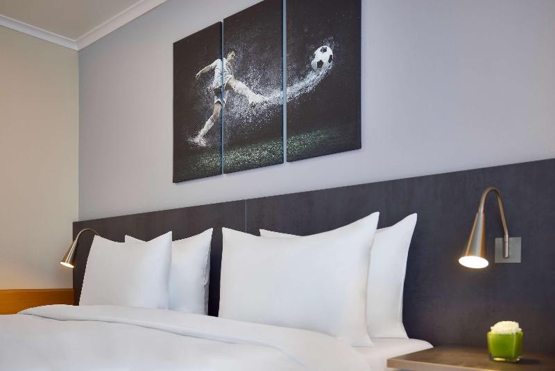 Curve Hotel BayArena - Oda