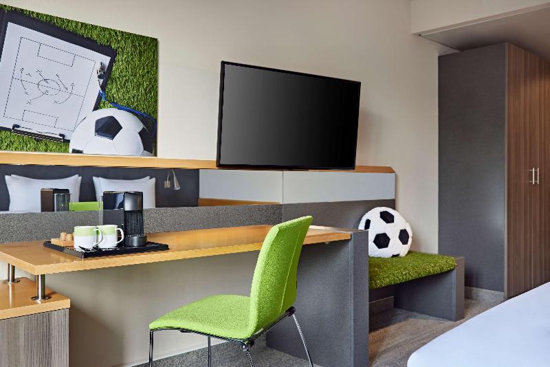 Curve Hotel BayArena - Oda