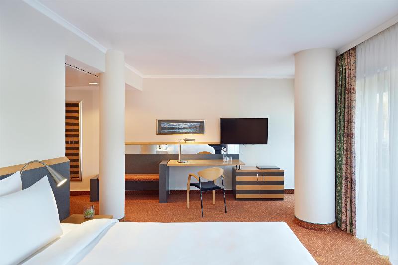 Curve Hotel BayArena - Oda