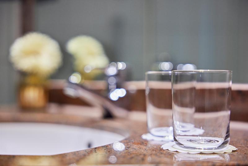 Curve Hotel BayArena - Oda