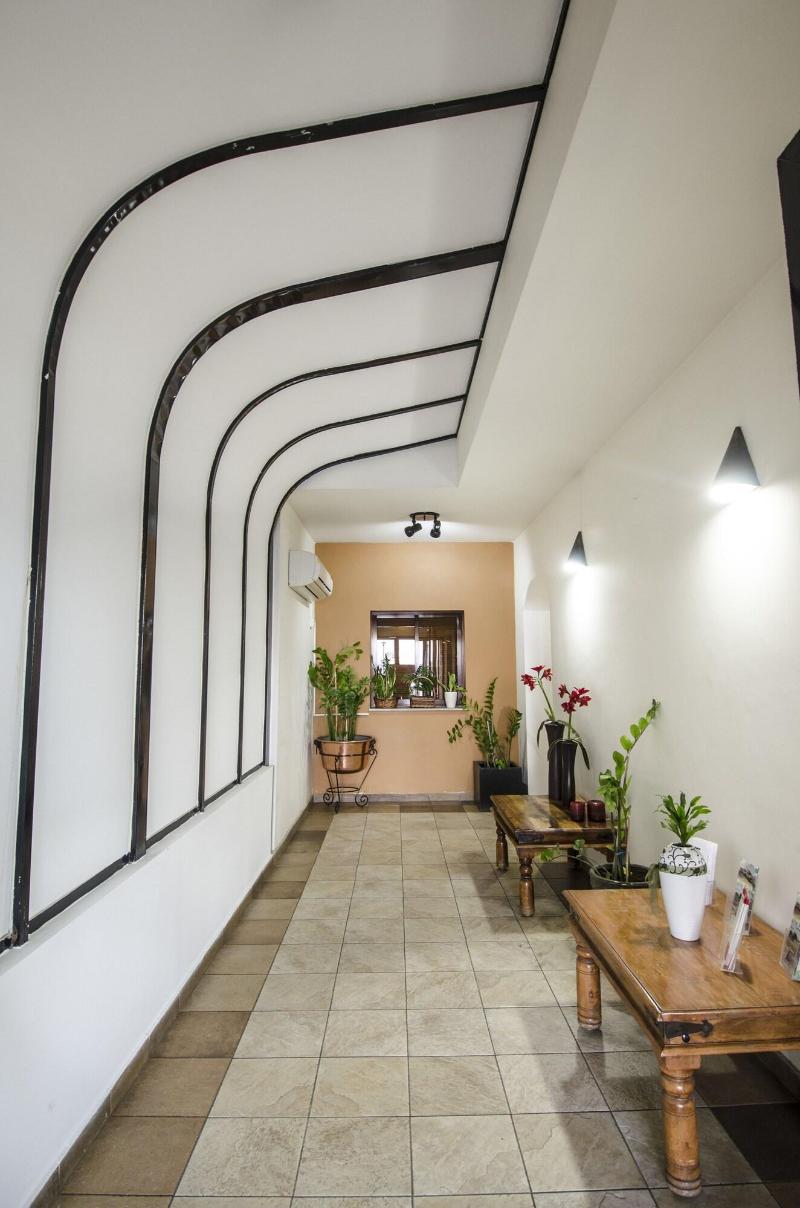 Pigeon Beach Hotel Apartments - Lobi
