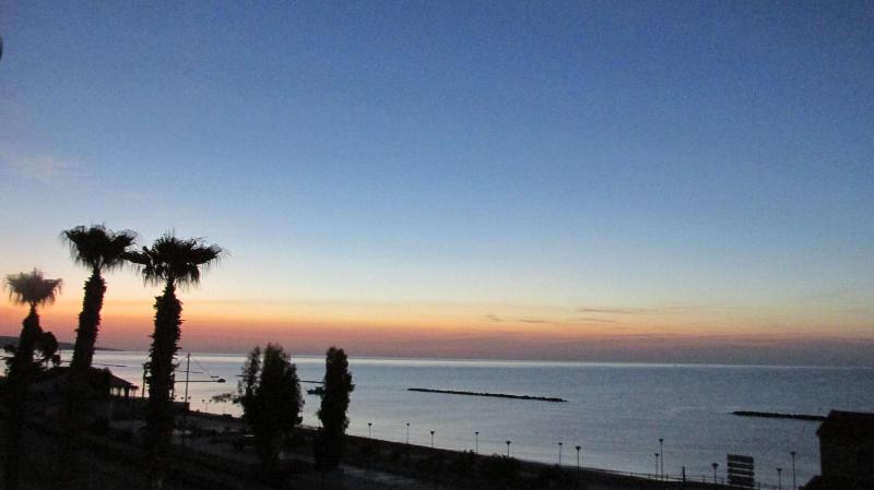 Pigeon Beach Hotel Apartments - Genel