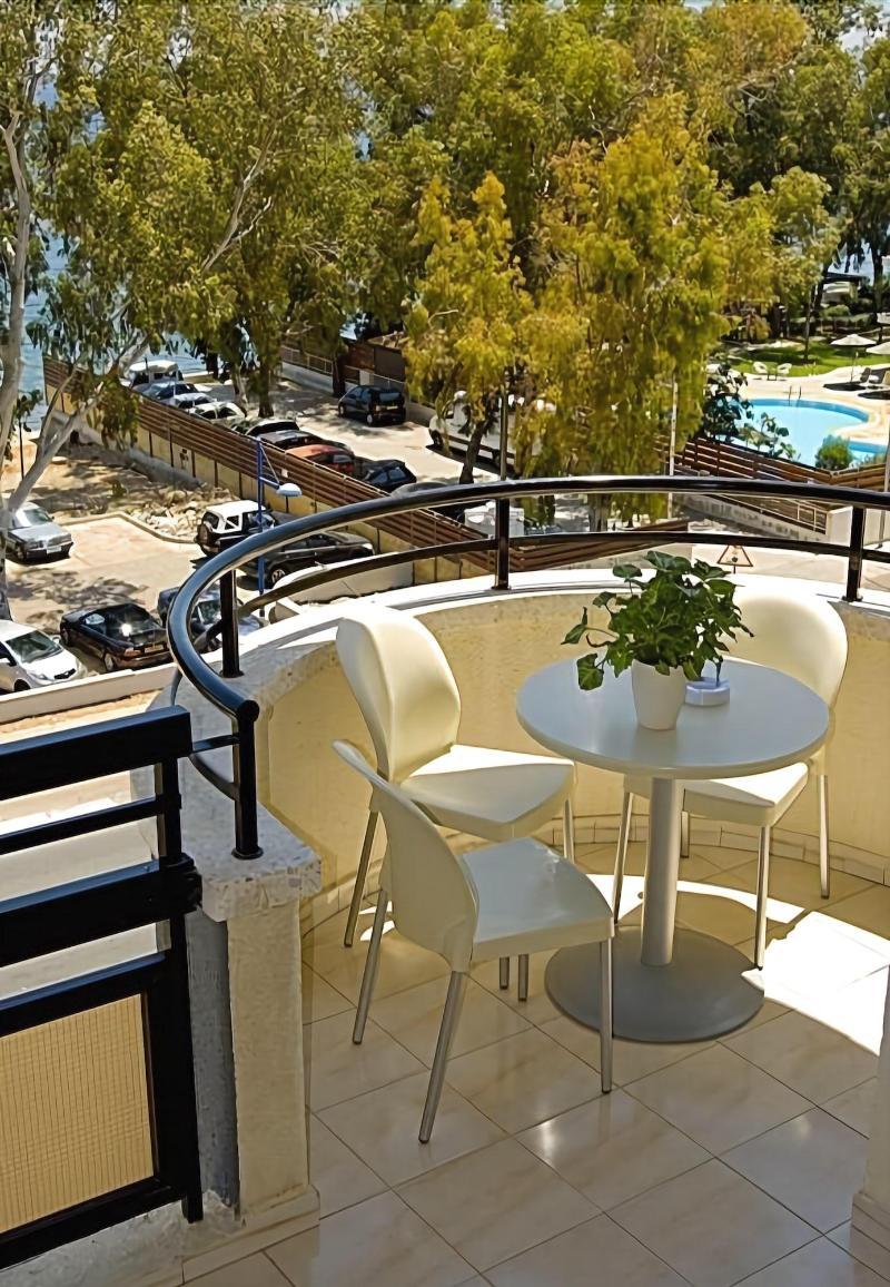 Pigeon Beach Hotel Apartments - Oda