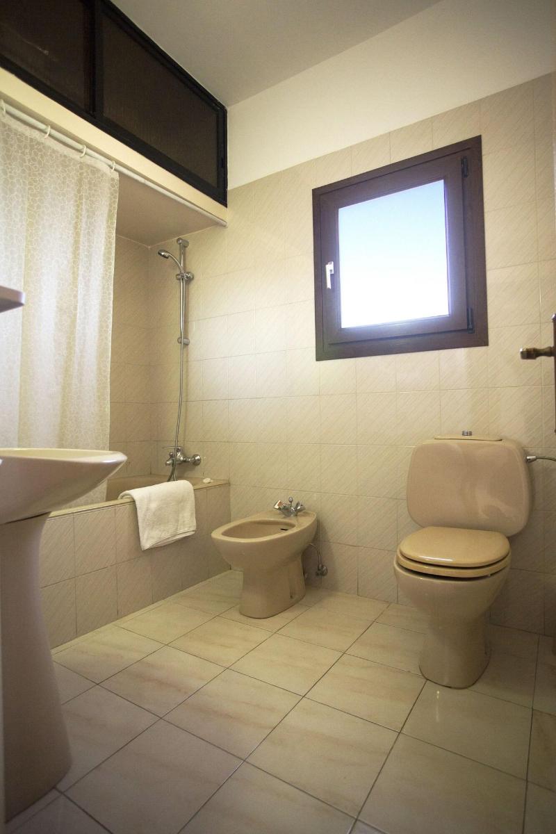 Pigeon Beach Hotel Apartments - Oda