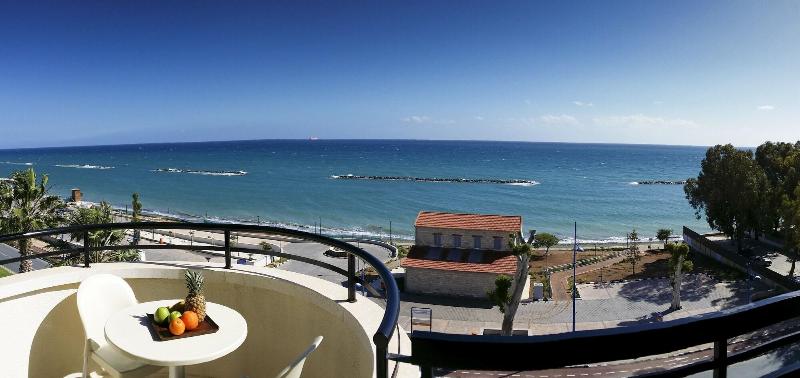 Pigeon Beach Hotel Apartments - Oda