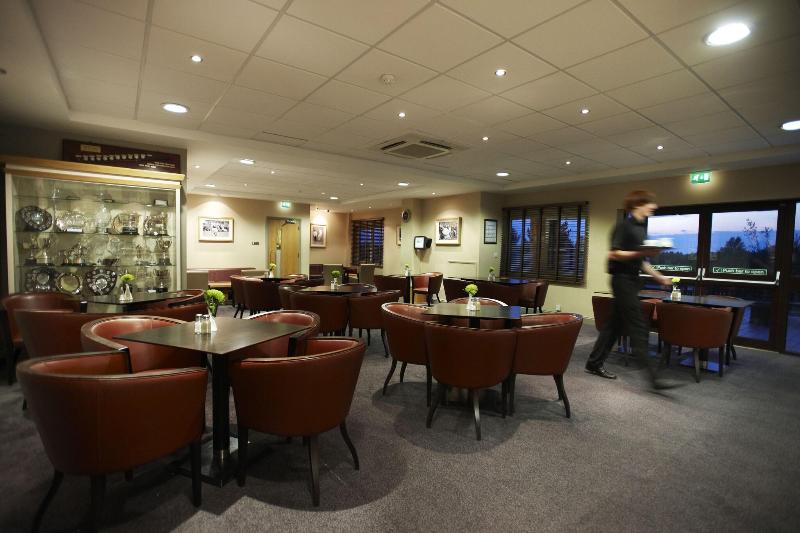 The Essex Golf & Country Club Hotel - Bar