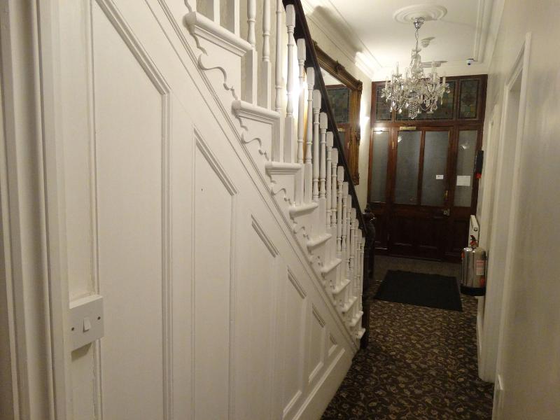 One Hundred - Bed & Breakfast - Lobi