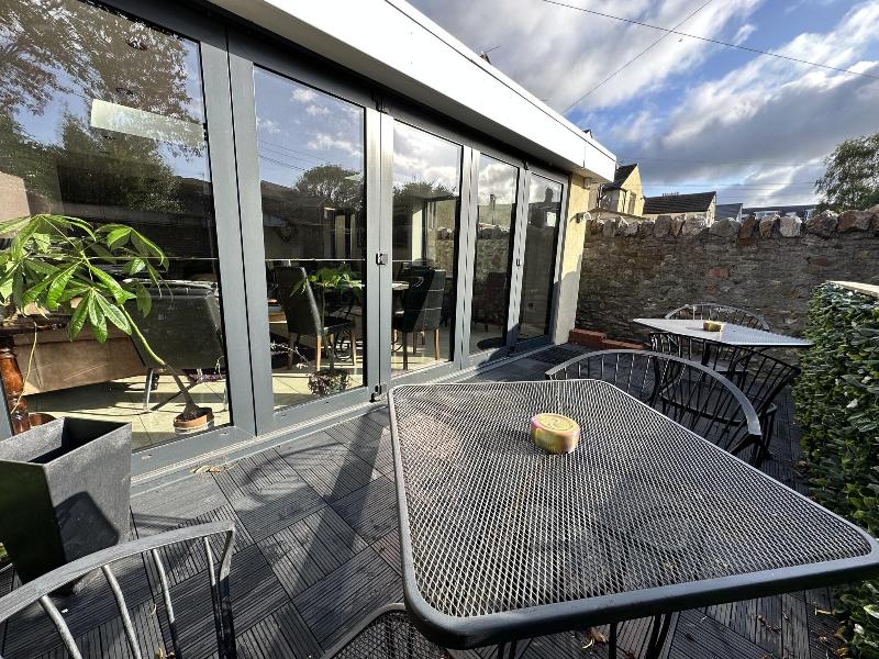 One Hundred - Bed & Breakfast - Teras
