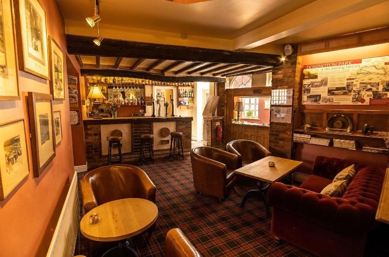 Donington Park Farmhouse Hotel - Bar