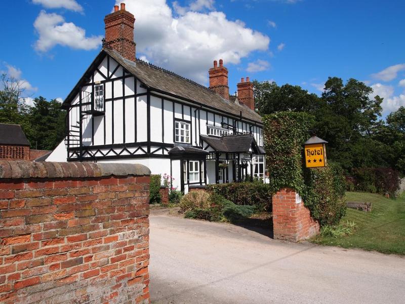 Donington Park Farmhouse Hotel - Genel