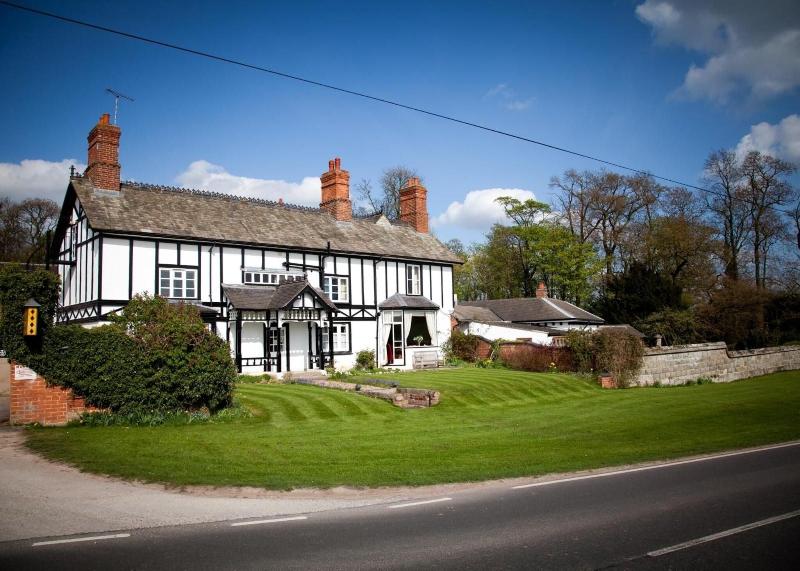 Donington Park Farmhouse Hotel - Genel