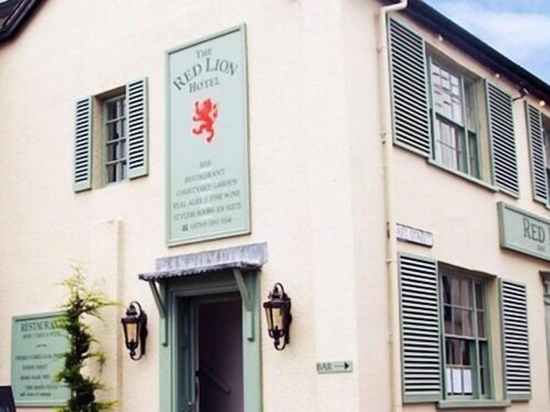 The Red Lion - Genel