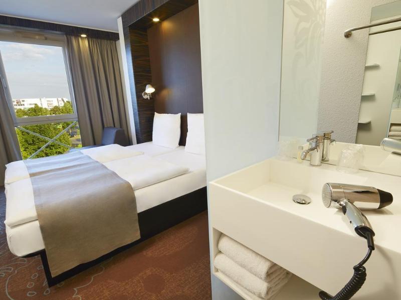 B&B Hotel Düsseldorf City-Süd - Oda