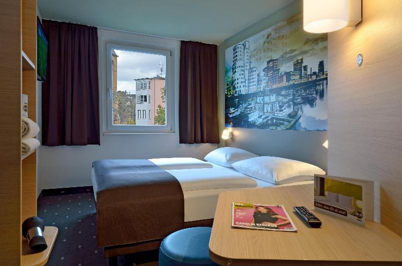 B&B Hotel Düsseldorf City-Süd - Oda