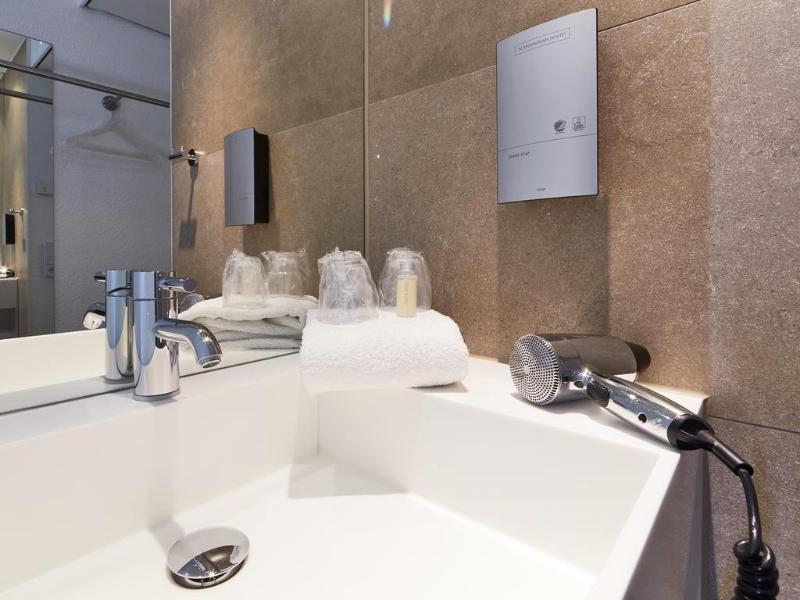 B&B Hotel Düsseldorf City-Süd - Oda
