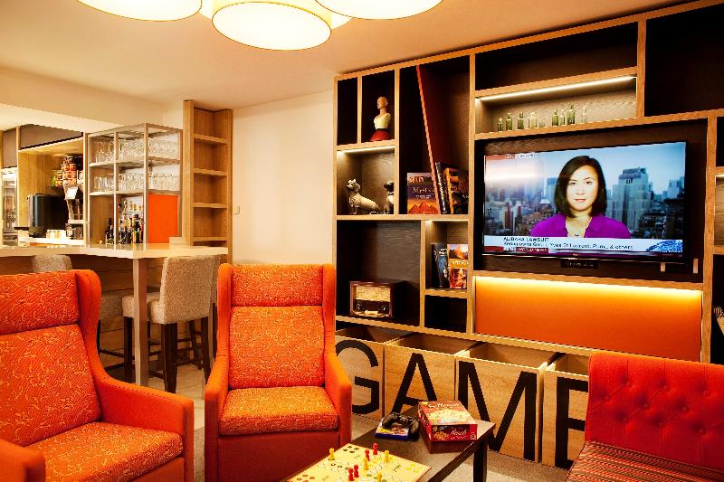 B&B HOTEL Dresden City Süd - Lobi