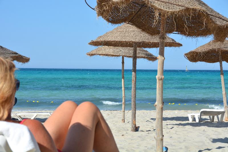 Venice Beach Djerba - Couples and Families Only - Plaj