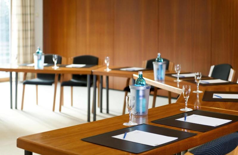 Maifeld Sport- & Tagungshotel - Toplantı