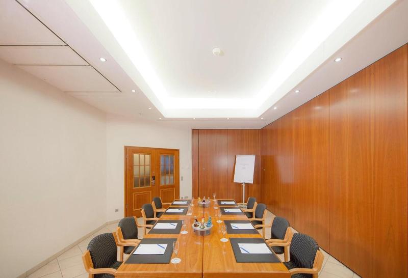 Maifeld Sport- & Tagungshotel - Toplantı