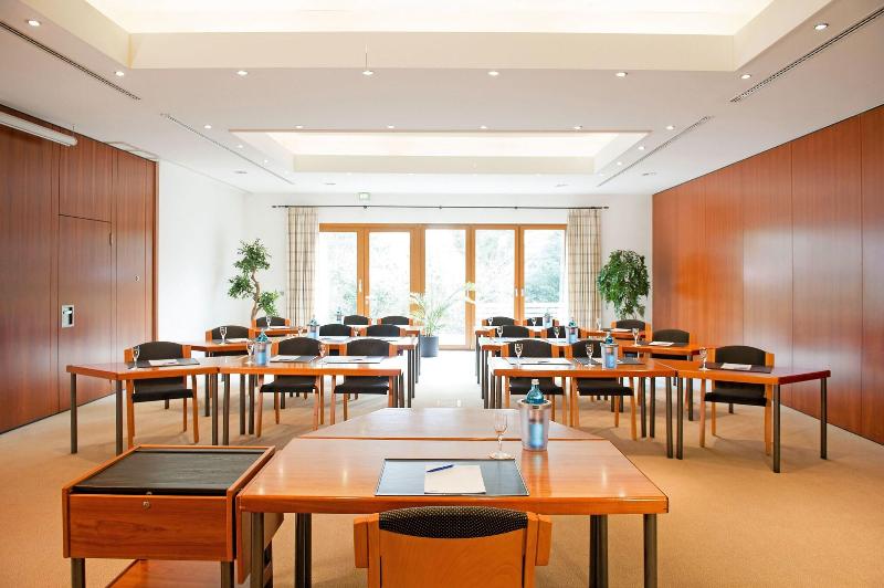 Maifeld Sport- & Tagungshotel - Toplantı