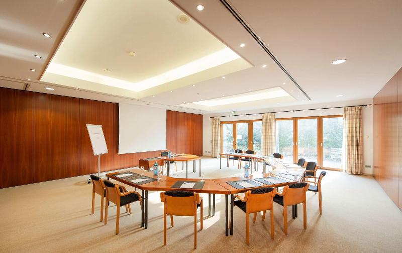 Maifeld Sport- & Tagungshotel - Toplantı