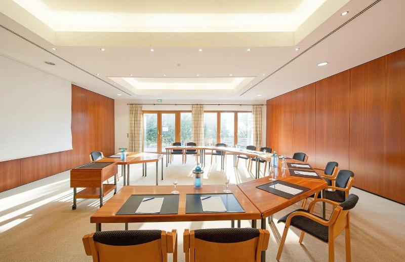 Maifeld Sport- & Tagungshotel - Toplantı