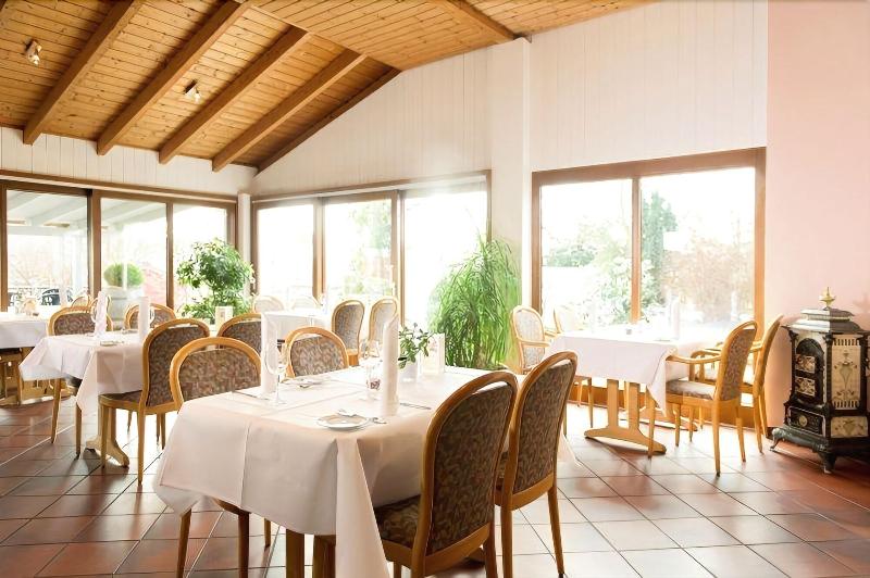 Maifeld Sport- & Tagungshotel - Restoran