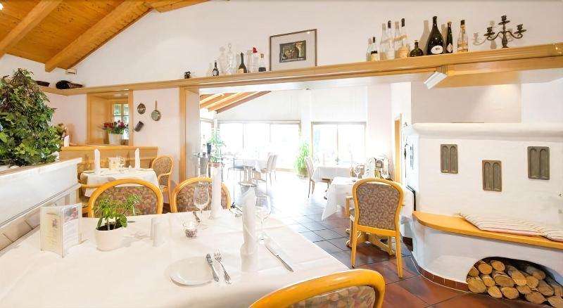 Maifeld Sport- & Tagungshotel - Restoran
