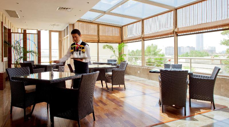 Park Inn by Radisson Al Khobar - Bar
