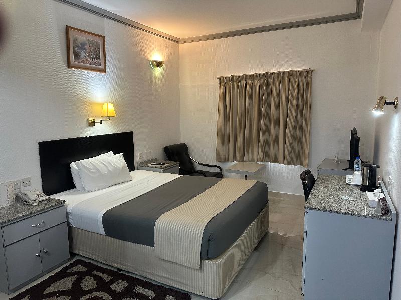 Grand Astoria Hotel - Oda