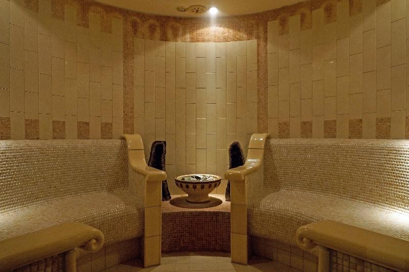 Lenzerhorn Spa & Wellness - Havuz