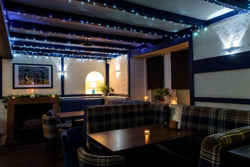 The Crown Hotel - Lobi