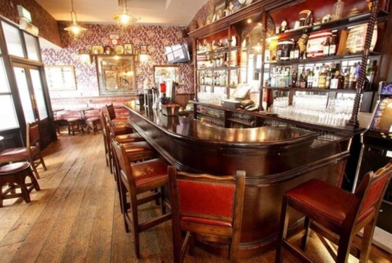 Waterfoot - Bar