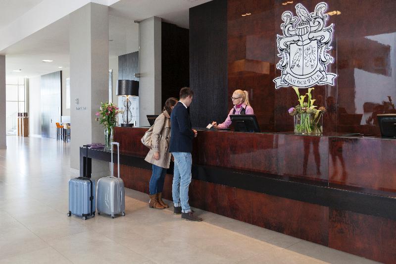 Van der Valk Airporthotel Düsseldorf - Lobi