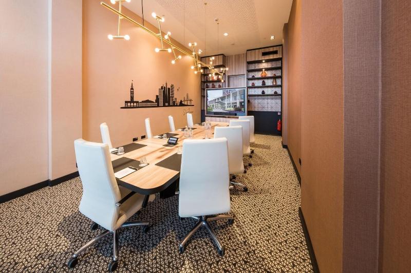 Van der Valk Airporthotel Düsseldorf - Toplantı