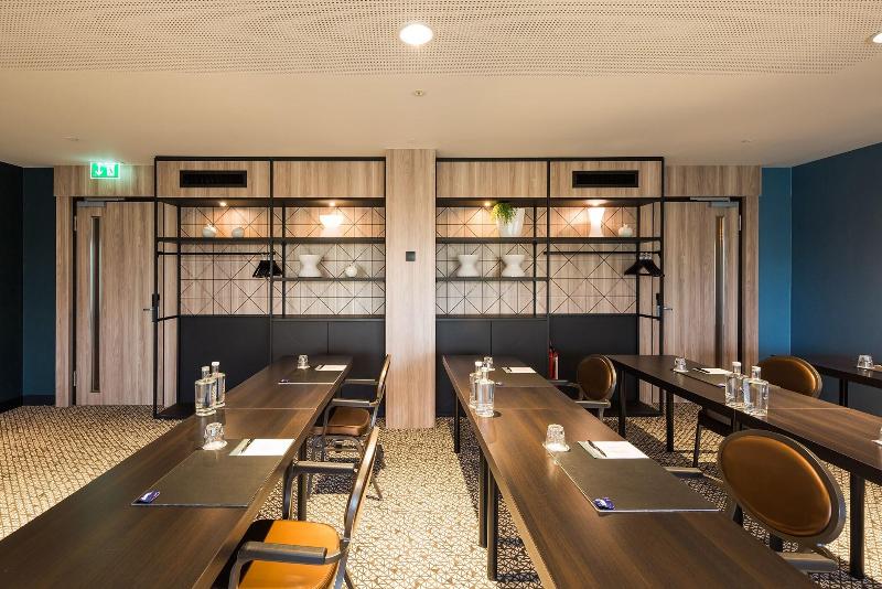 Van der Valk Airporthotel Düsseldorf - Toplantı
