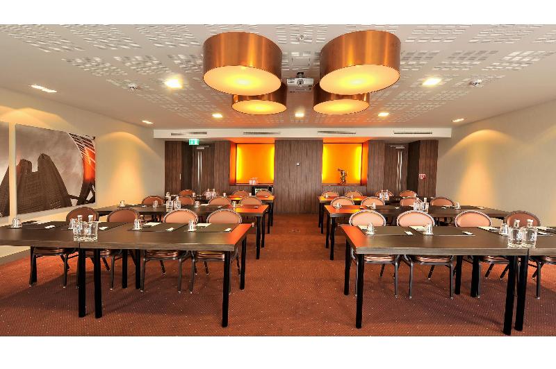 Van der Valk Airporthotel Düsseldorf - Toplantı
