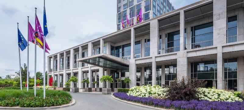 Van der Valk Airporthotel Düsseldorf - Genel
