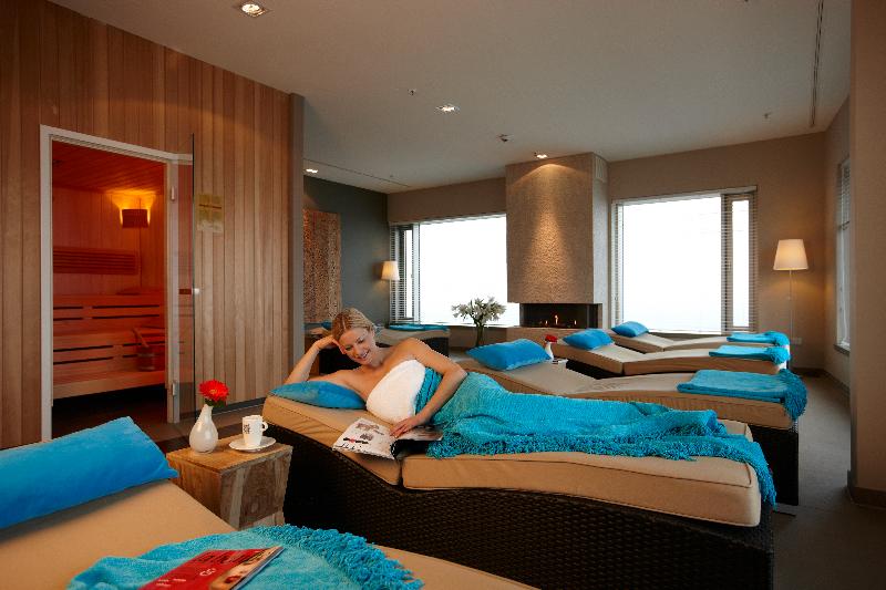 Van der Valk Airporthotel Düsseldorf - Havuz