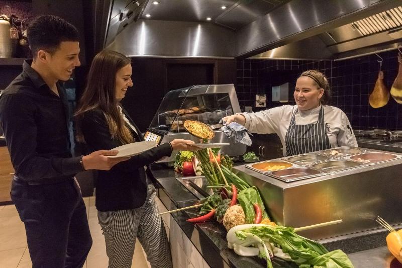 Van der Valk Airporthotel Düsseldorf - Restoran