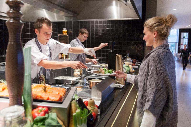 Van der Valk Airporthotel Düsseldorf - Restoran