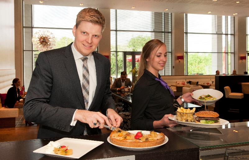 Van der Valk Airporthotel Düsseldorf - Restoran
