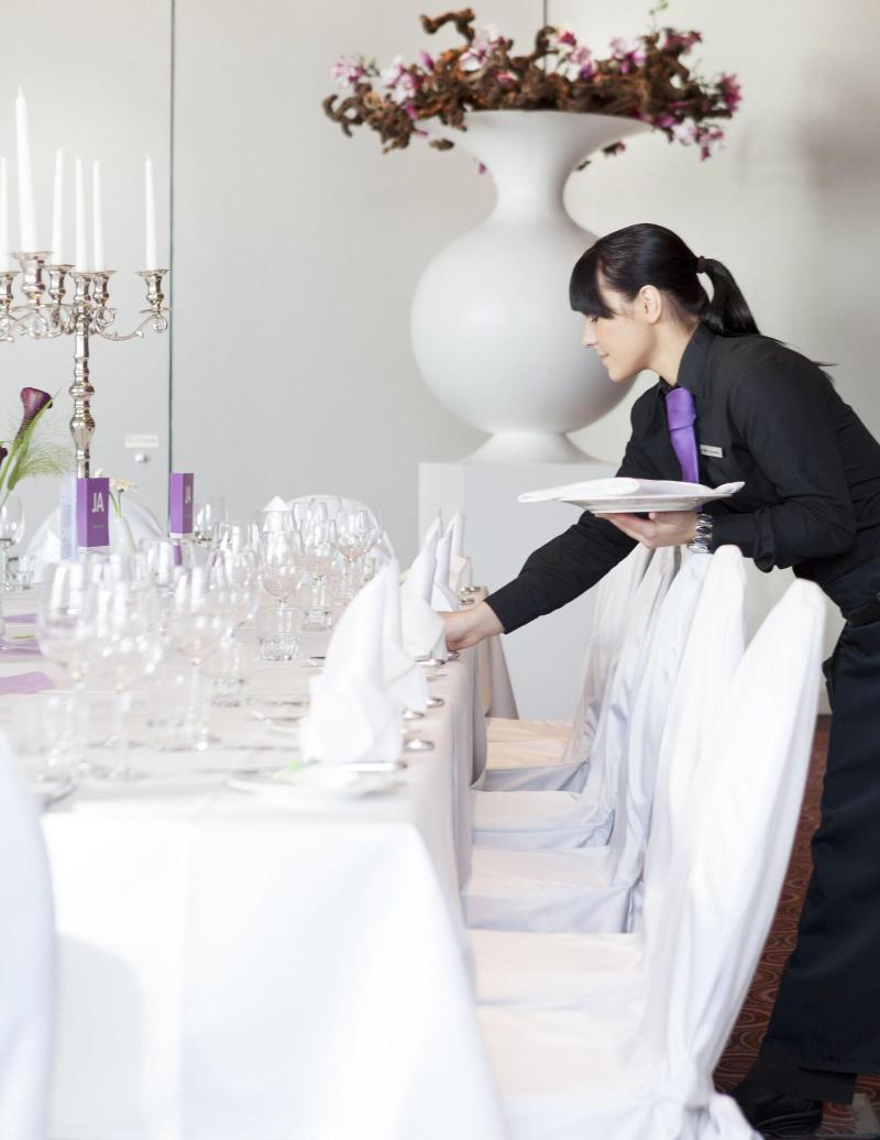 Van der Valk Airporthotel Düsseldorf - Restoran