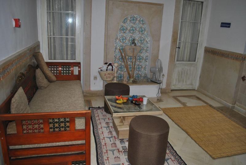 Dar El Bhar - Aktivite
